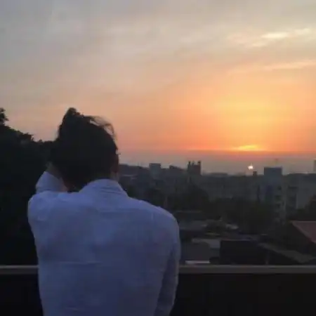 微信男生背影头像图片,希望所有朋友真的快乐
