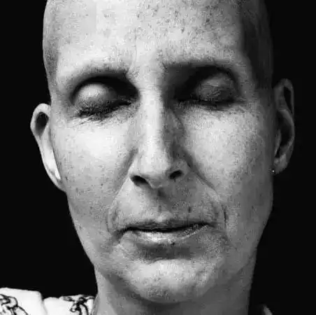 生命的肖像摄影师镜头中的生与死
