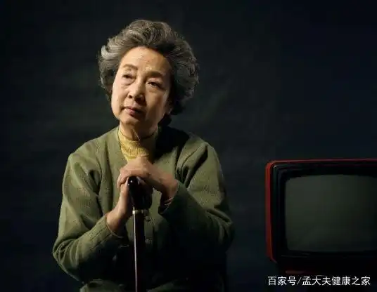 70岁后身体出现这6种变化,是衰老的正常现象,做好调养
