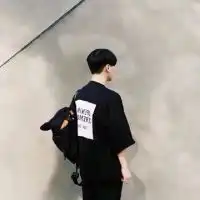 你能不能给我找一些帅气的男生背影头像不带字的
