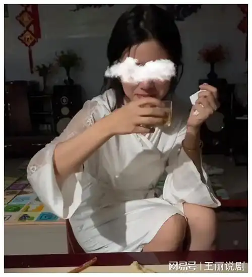 山东夫妻深夜谈心,聊到伤心处妻子哭泣落泪,梨花带雨像个孩子