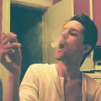 烟丶抚平殇口的非主流超拽男生qq头像
