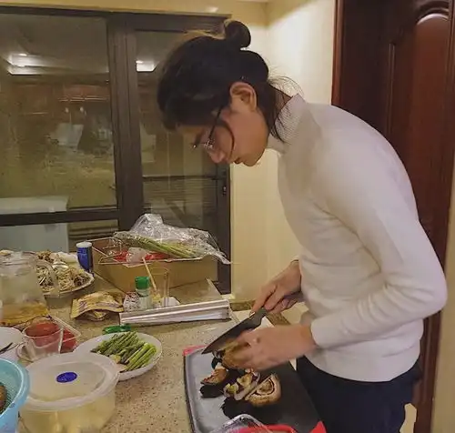 赵露思新恋情曝光男友撞脸金城武小栗旬,还是上戏校草
