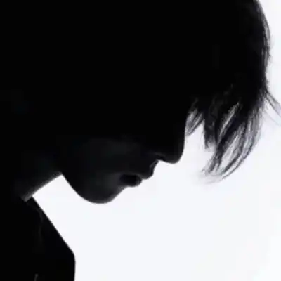 高清帅气的男生头像颓废丧气图片
