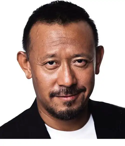 有人总是那么有男人味
