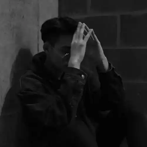 男生头像黑白头像男
