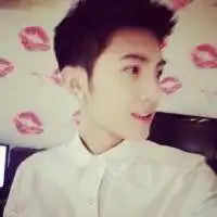 动漫男生笑着哭图片唯美微信头像图片大全
