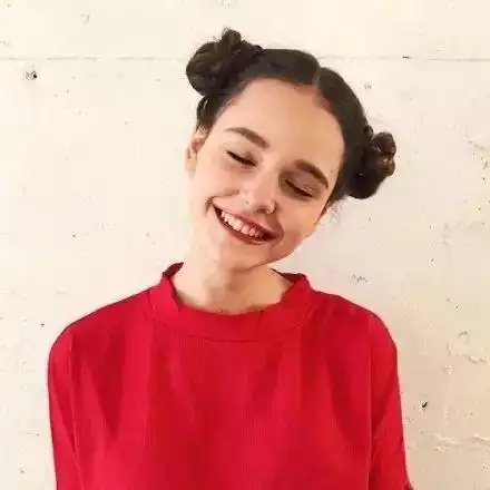 omg从前有个姑娘穿了仙女粉去逛街,那不是颜色是气质
