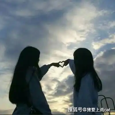 可以没有男朋友,但不能没有闺蜜,闺蜜是无可取代的情感关系
