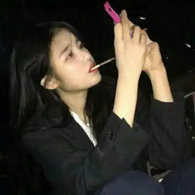 小姐姐qq头像暗黑丧系真人头像女生漂亮的
