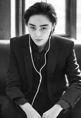 娱乐圈那些攻气十足的女明星,她们帅起来就没有男生什么事了
