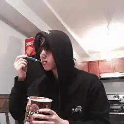 头像壁纸水深不语,人稳不言
