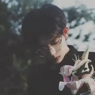 超霸气的炫酷男生空间头像真人所有不合适的相遇都遗憾的让人心疼
