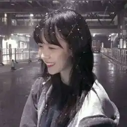 侧颜漂亮女生长发头像
