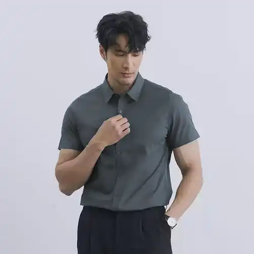 这件会变形的男士衬衫系上扣子是职场战袍解开纽扣秒变街头潮男西裤袖口时尚元素网易订阅
