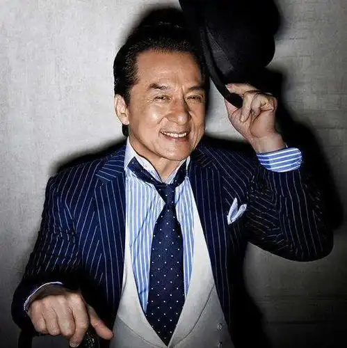 从花花公子到成龙大哥,曾经的影后,为爱隐忍了38年
