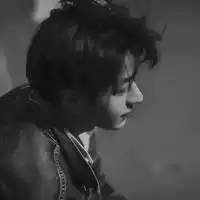 失恋qq头像男生男生黑白失恋用的qq头像
