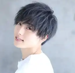 日系男士烫染发型
