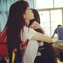 漂亮女头也有男生的
