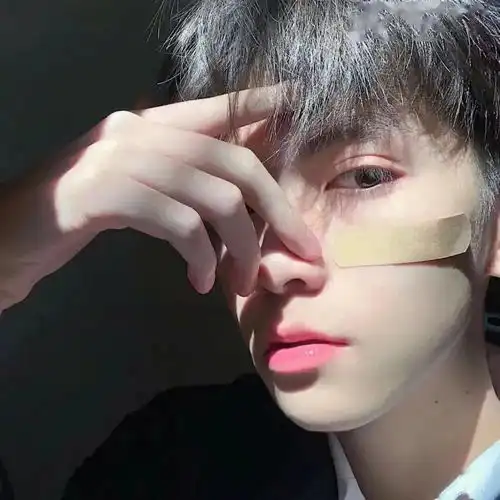 头像不要让糟糕的事情丢失了你的睡眠和开心
