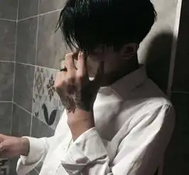 男生还不满18岁,睡前出现这3个表现,基本都是在长个子
