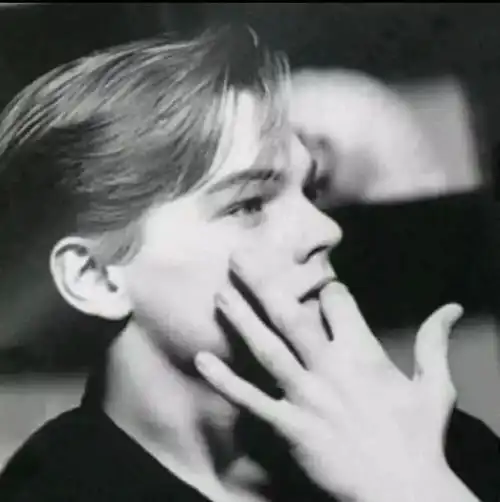 最近没有好句子用来做微信顶置语,可以告诉我你收藏很久的短句吗
