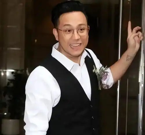 突发香港知名男星陷财困没钱交房租,妻子和四个儿子住庇护中心
