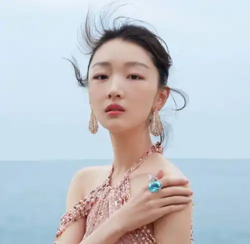有种冻颜叫周冬雨,9年前旧照曝光,才发现最深藏不露的是她
