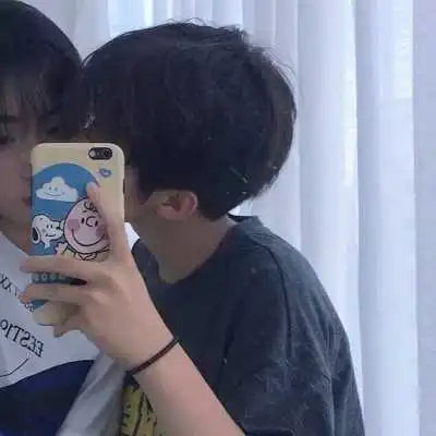 双人不露脸学生情头头像
