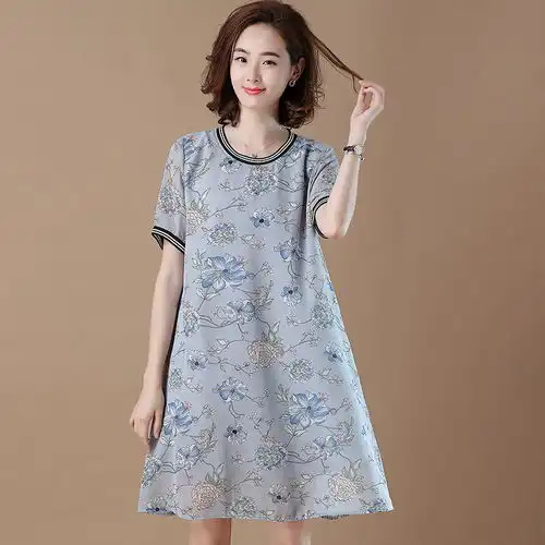 男人看鞋子,女人看裙子,聪明女人都穿这种连衣裙,美若山泉花开
