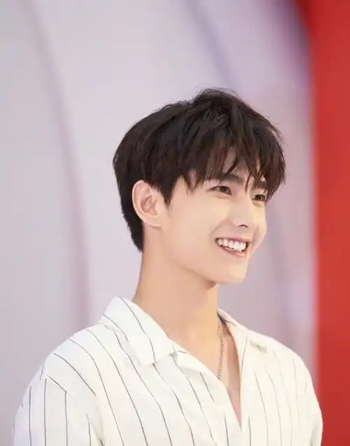 在娱乐圈这么多优质男明星内,杨洋为何如此出众
