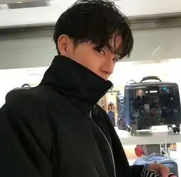 从不更新朋友圈的男人,80是这3种人,绝对错不了
