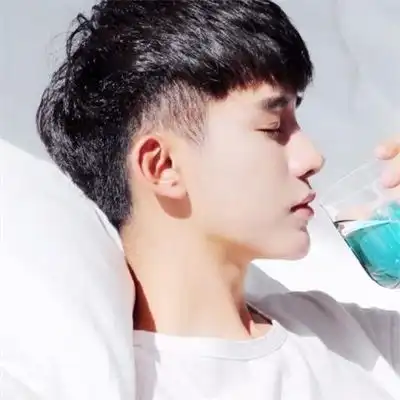 2023温柔干净男生头像
