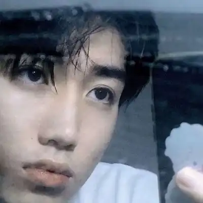2021很酷很文艺范的男生头像愿冬季的各种所爱都漫长且愉快
