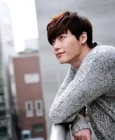 宋仲基朴海镇俞承豪南柱赫朴宝剑单眼皮韩国男神大盘点
