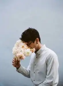 能帮我找一下这张图片的另一半么
