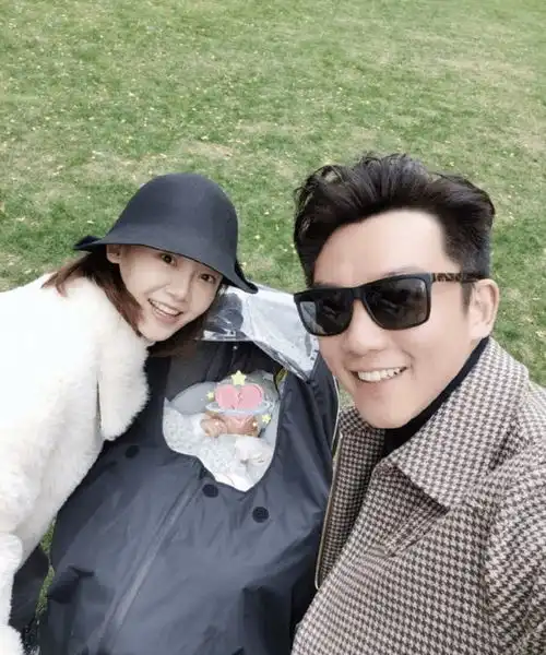 陈赫邓超鹿晗迪士尼卖萌,郑恺无镜头疑似遭抛弃
