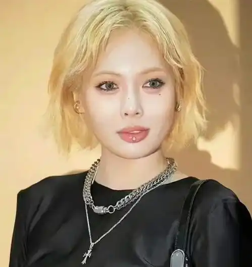 南韩蔡依林金泫雅上升期得罪公司奶渣男,高调恋爱她后悔吗
