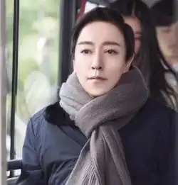 苏大强眼袋非常的重,那么经过p图之后,看到最后一张网友男神
