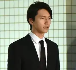 何洛洛放弃高考霍建华女儿露面日本男星下跪谢罪小花旦碰瓷换头女星生娃小花复出男星拒绝转型
