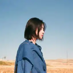 颓废伤感女生背影头像2018最新是时间改变了我们彼此模样
