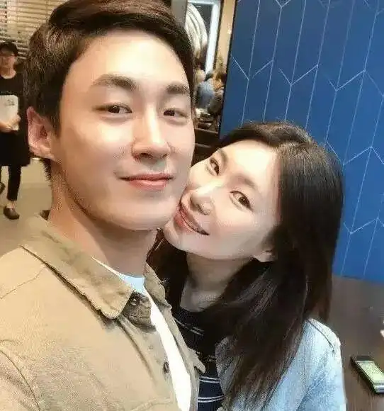 她凭一张照片就惊艳全网女人到底该怎么爱自己
