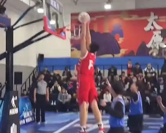 北京首钢夺冠有望11岁小学生身高超1.9米,姚明后又一天才内线
