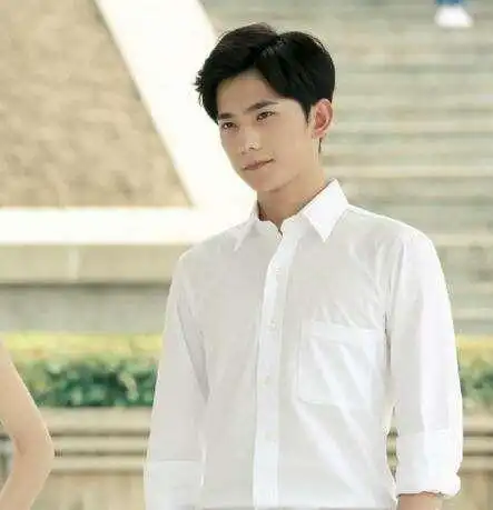 反差太大,杨洋私下完全不是偶像范儿,直播时跟旁人说的话露馅了
