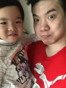 黄奕前夫黄毅清否认被追债20万称对话截图为ps
