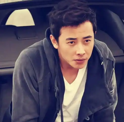 胡一天官宣签约新公司,跟老东家合约到期不续约,将成为旗下艺人
