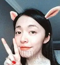 姚晨怀孕仍不忘捞金挺大肚提名牌包包亮相
