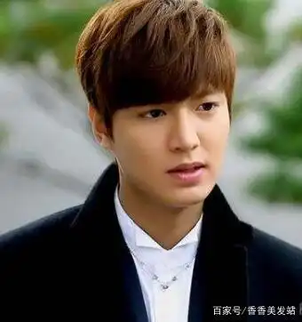 胖的男生适合什么发型
