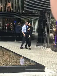 组图陈伟霆娜扎北京拍戏俊男美女街头嬉笑超级养眼
