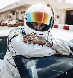 他靠整容走上人生巅峰,粉丝暴涨三百万还当了男模,看得我都心动了
